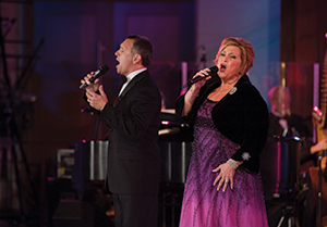 Sandi Patty singing with her husband Don Peslis