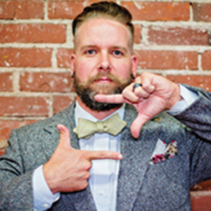 thumb_FEAT_Bow_Tie_Guy_with_ties_1015
